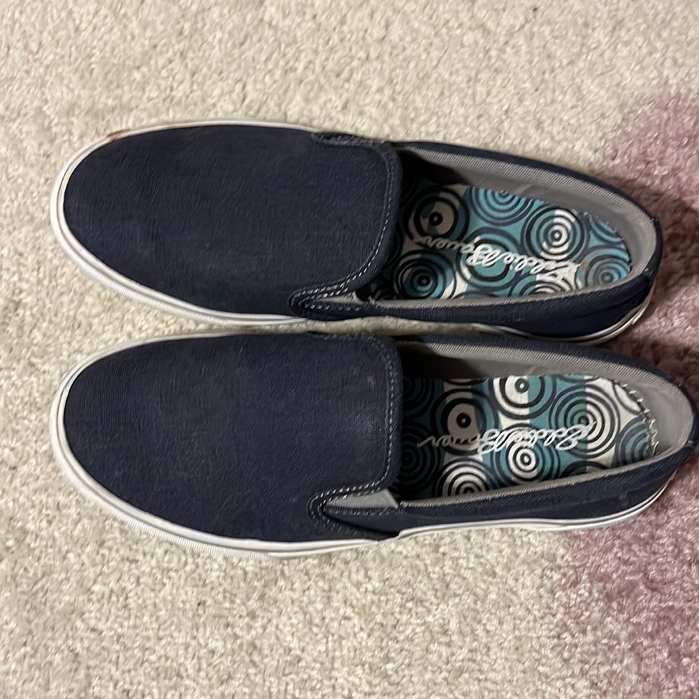Eddie Bauer canvas slip on sneaker